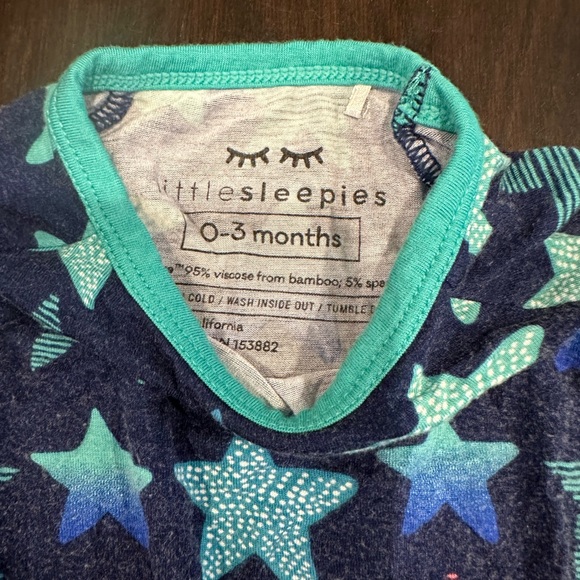 Little Sleepies Stars Crescent pajamas 0-3 months - Picture 3 of 4